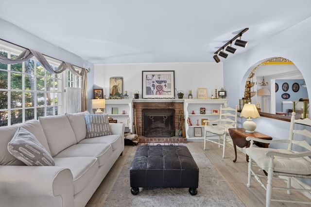 71 Homeport Dr, Barnstable, MA 02601