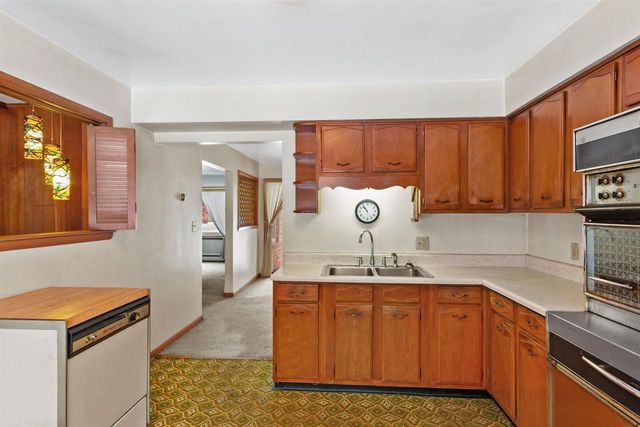 2302 80TH STREET SOUTH, Wisconsin Rapids, WI 54494