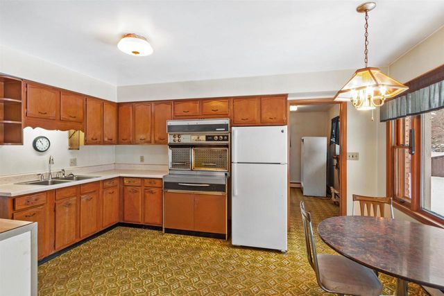 2302 80TH STREET SOUTH, Wisconsin Rapids, WI 54494