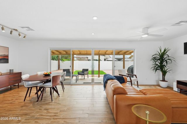 8607 E JACKRABBIT Road, Scottsdale, AZ 85250