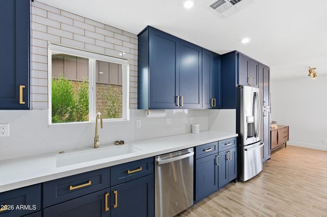 8607 E JACKRABBIT Road, Scottsdale, AZ 85250