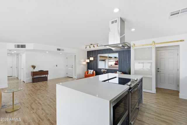 8607 E JACKRABBIT Road, Scottsdale, AZ 85250