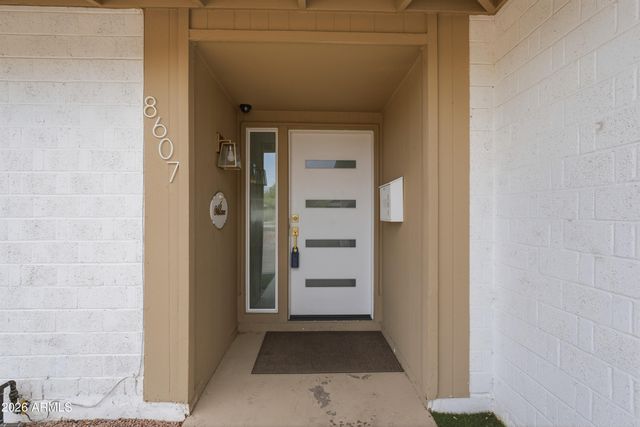 8607 E JACKRABBIT Road, Scottsdale, AZ 85250