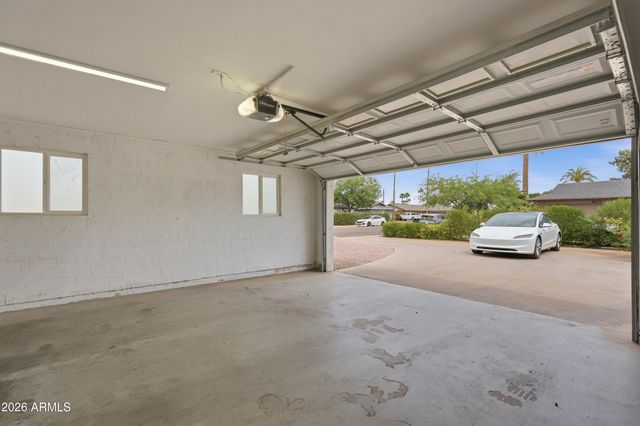 8607 E JACKRABBIT Road, Scottsdale, AZ 85250