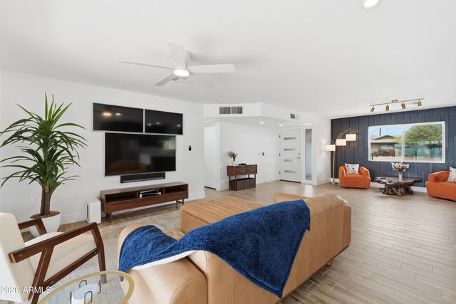 8607 E JACKRABBIT Road, Scottsdale, AZ 85250