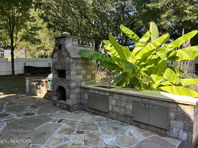 1347 Meadside Drive, Maryville, TN 37804
