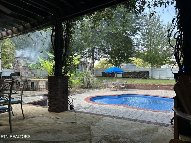 1347 Meadside Drive, Maryville, TN 37804