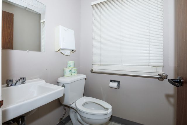 901 E Grove Street H, Bloomington, IL 61701