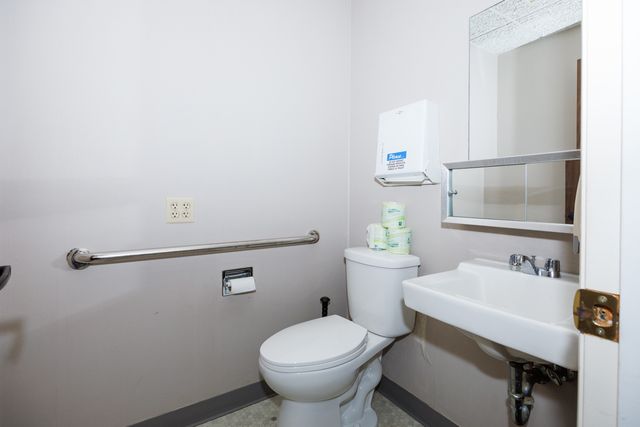 901 E Grove Street H, Bloomington, IL 61701