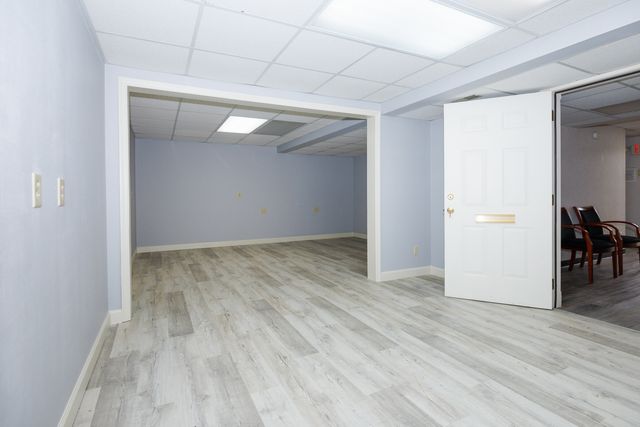 901 E Grove Street H, Bloomington, IL 61701