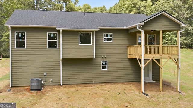 284 Stonington Drive, Mount Airy, GA 30563