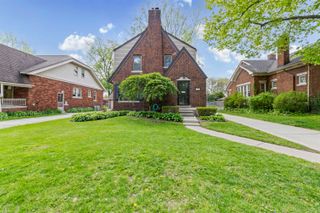 847 University Place, Grosse Pointe, MI 48230
