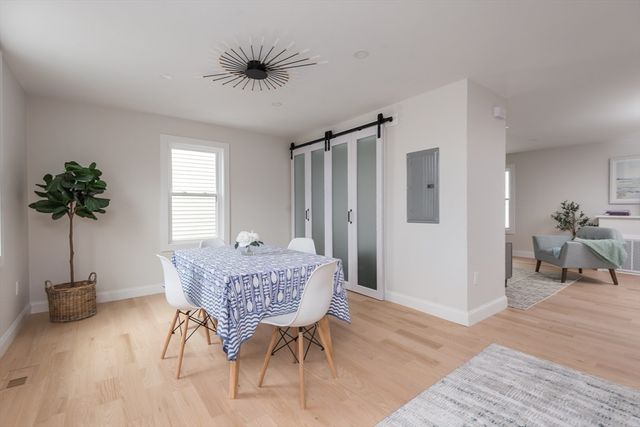 142 Concord St, Lowell, MA 01852