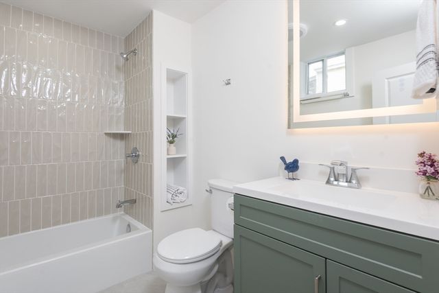 142 Concord St, Lowell, MA 01852