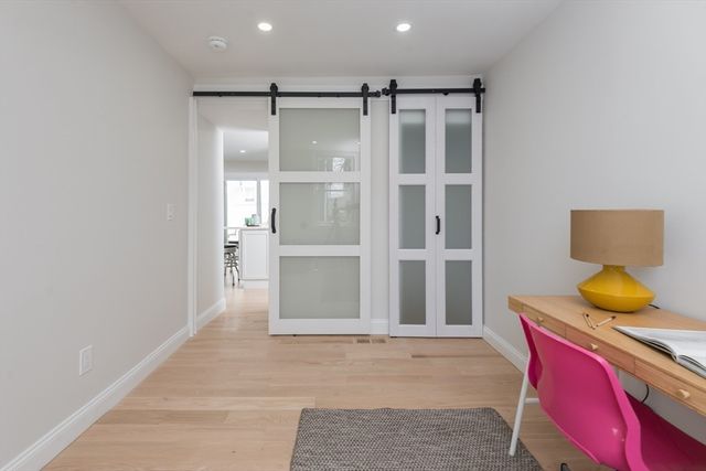 142 Concord St, Lowell, MA 01852