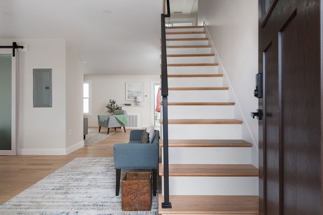 142 Concord St, Lowell, MA 01852