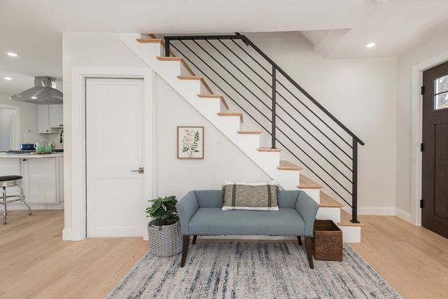 142 Concord St, Lowell, MA 01852