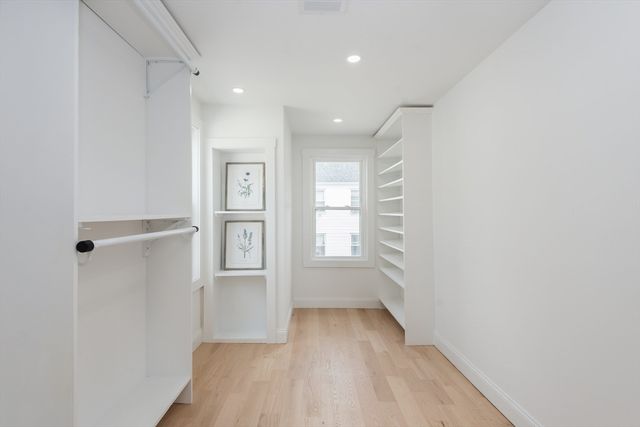 142 Concord St, Lowell, MA 01852