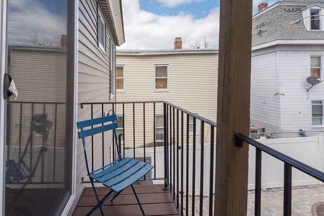 142 Concord St, Lowell, MA 01852