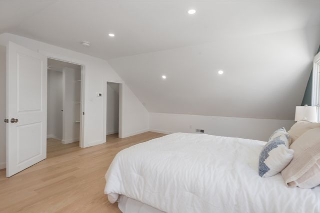 142 Concord St, Lowell, MA 01852