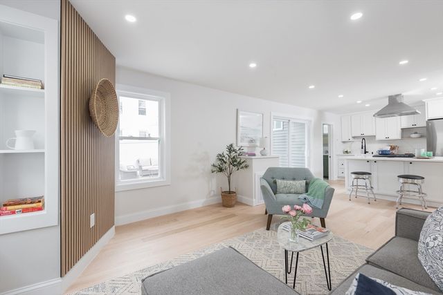 142 Concord St, Lowell, MA 01852