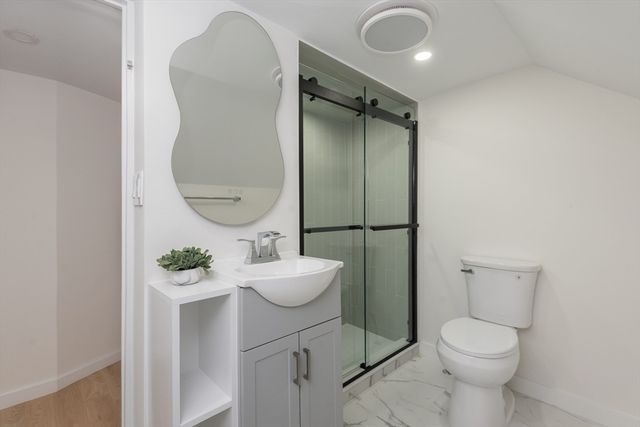 142 Concord St, Lowell, MA 01852