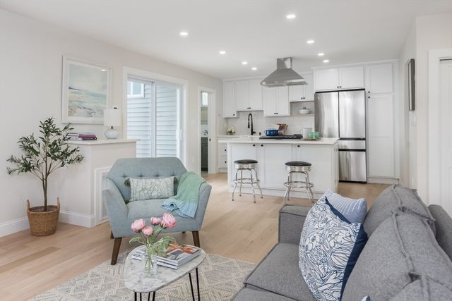 142 Concord St, Lowell, MA 01852