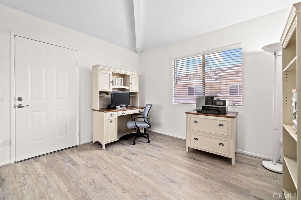 Image 11 of property listing at 11413 216th, Lakewood, CA 90715