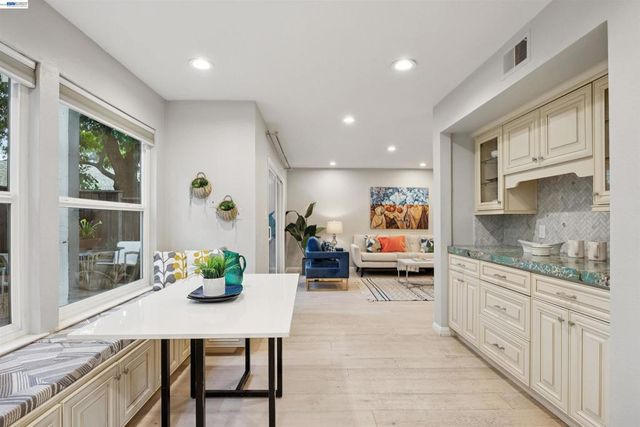 30 Sea Brg, Alameda, CA 94502