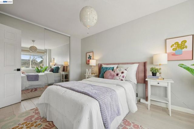 30 Sea Brg, Alameda, CA 94502