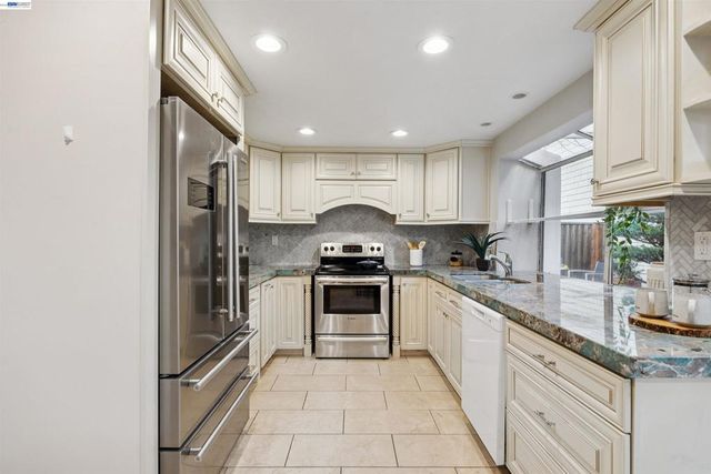 30 Sea Brg, Alameda, CA 94502
