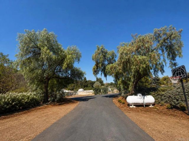 3113 Pine Ln, Spring Valley, CA 91978