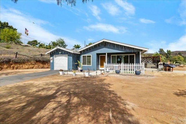 3113 Pine Ln, Spring Valley, CA 91978