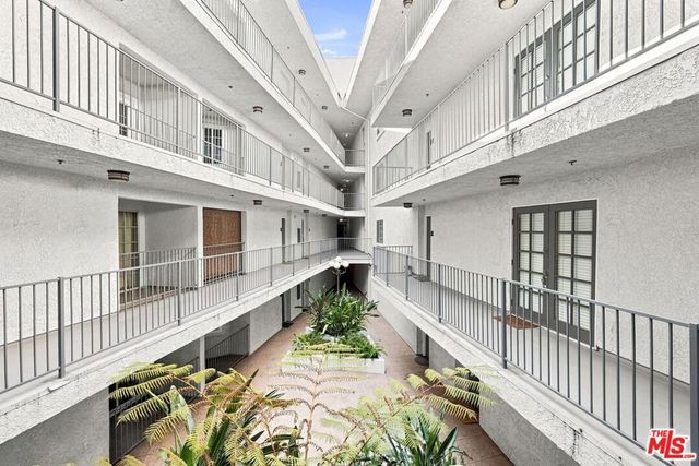 4401 Sepulveda Boulevard 202, Sherman Oaks, CA 91403