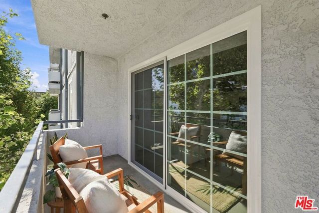 4401 Sepulveda Boulevard 202, Sherman Oaks, CA 91403