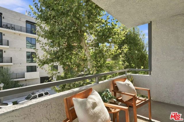 4401 Sepulveda Boulevard 202, Sherman Oaks, CA 91403
