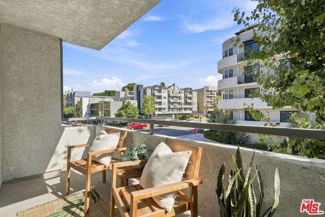4401 Sepulveda Boulevard 202, Sherman Oaks, CA 91403