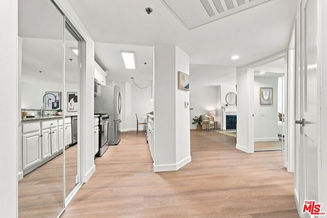 4401 Sepulveda Boulevard 202, Sherman Oaks, CA 91403