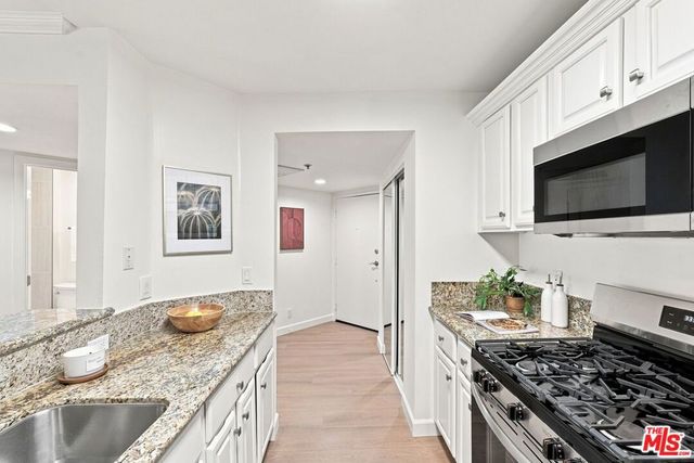 4401 Sepulveda Boulevard 202, Sherman Oaks, CA 91403