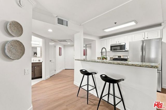 4401 Sepulveda Boulevard 202, Sherman Oaks, CA 91403