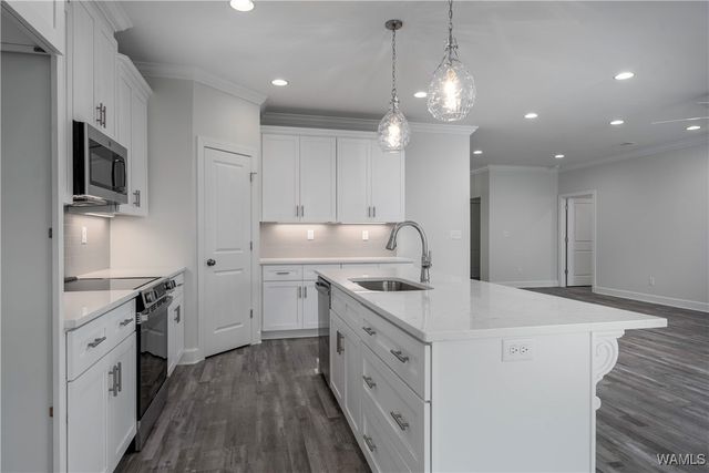 13761 Blackoak, Northport, AL 35475