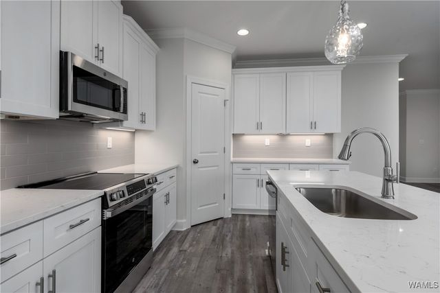 13761 Blackoak, Northport, AL 35475