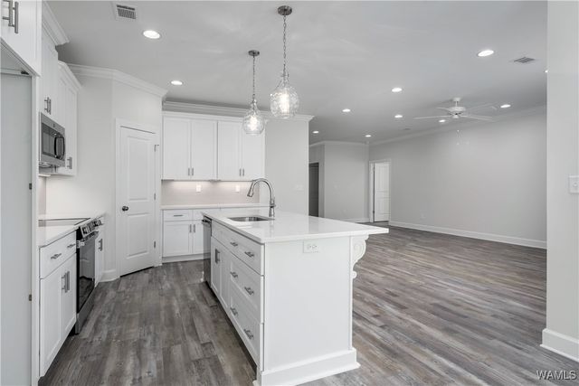 13761 Blackoak, Northport, AL 35475