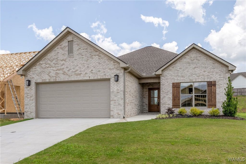 13761 Blackoak, Northport, AL 35475