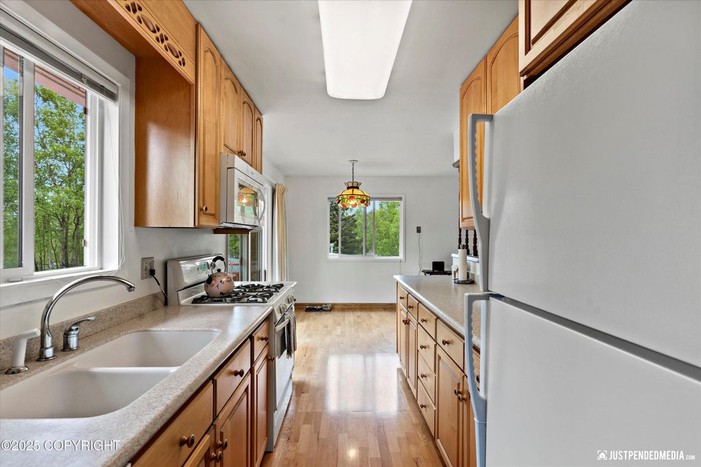 13438 Stephenson Street, Anchorage, AK 99515