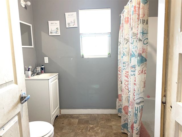 906 7th Street, Brownwood, TX 76801