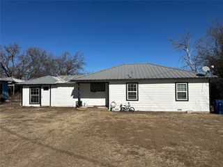 906 7th Street, Brownwood, TX 76801