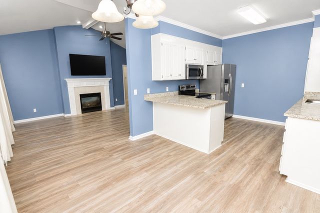 113 Arcadia Dr, Dothan, AL 36305