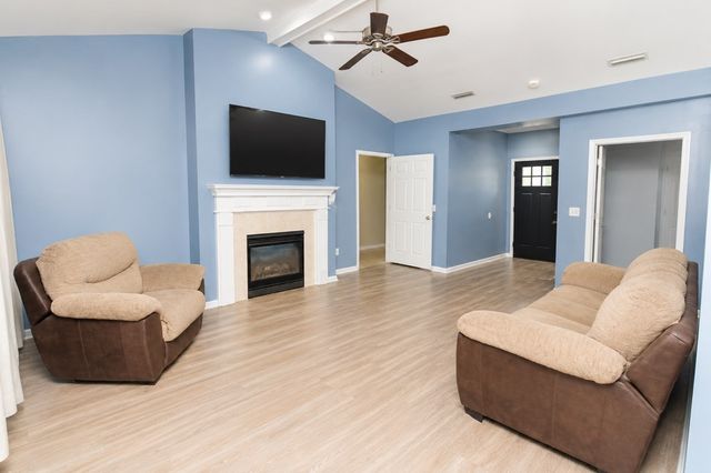 113 Arcadia Dr, Dothan, AL 36305