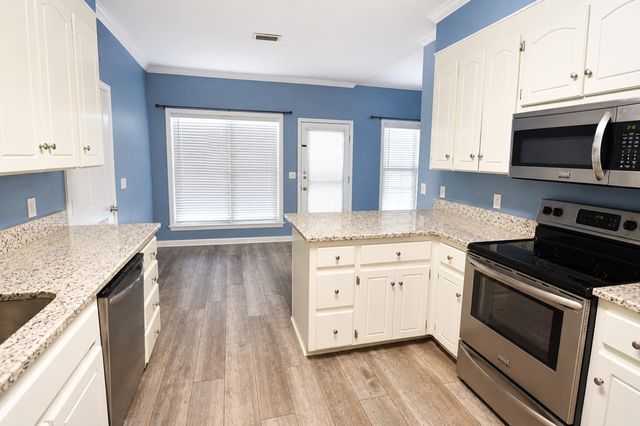 113 Arcadia Dr, Dothan, AL 36305